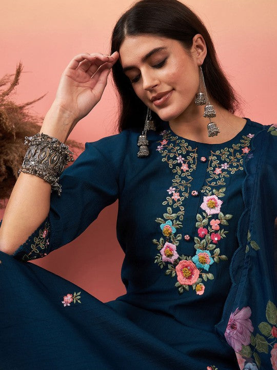 .Our Exclusive Collection is here, to add a touch of tradition to your wardrobe SWRD302