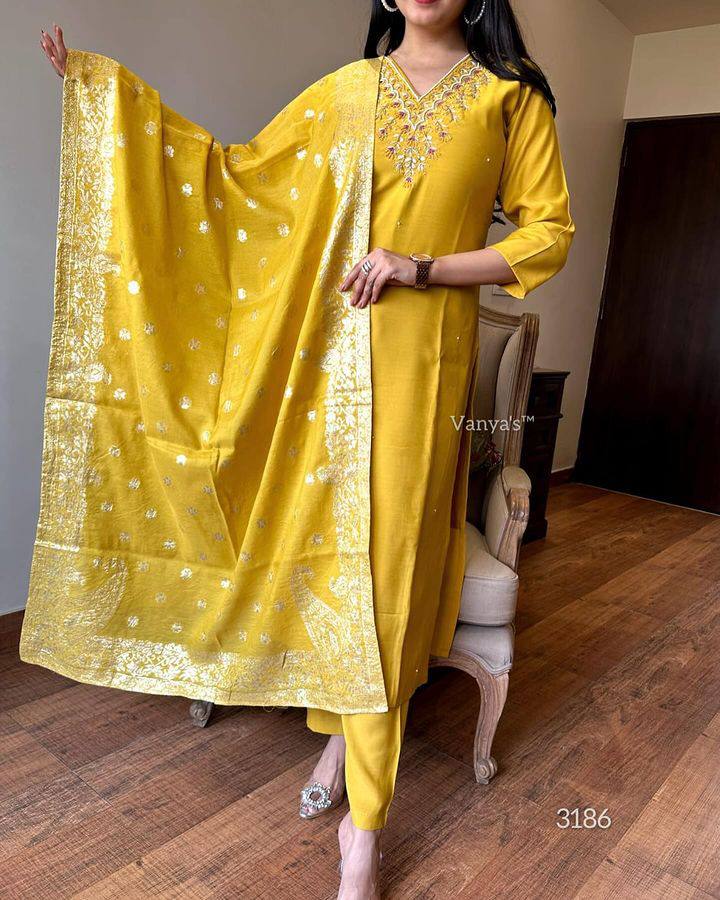 Our Exclusive Collection is here, to add a touch of tradition to your wardrobe SWRD326