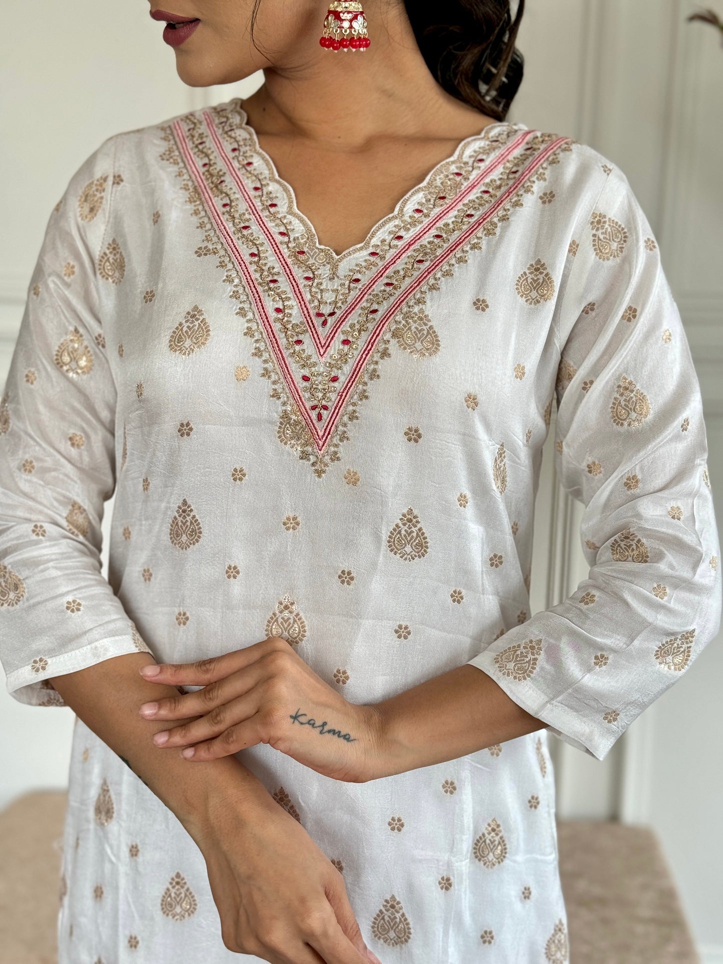 Our Exclusive Collection is here, to add a touch of tradition to your wardrobe SWRD338