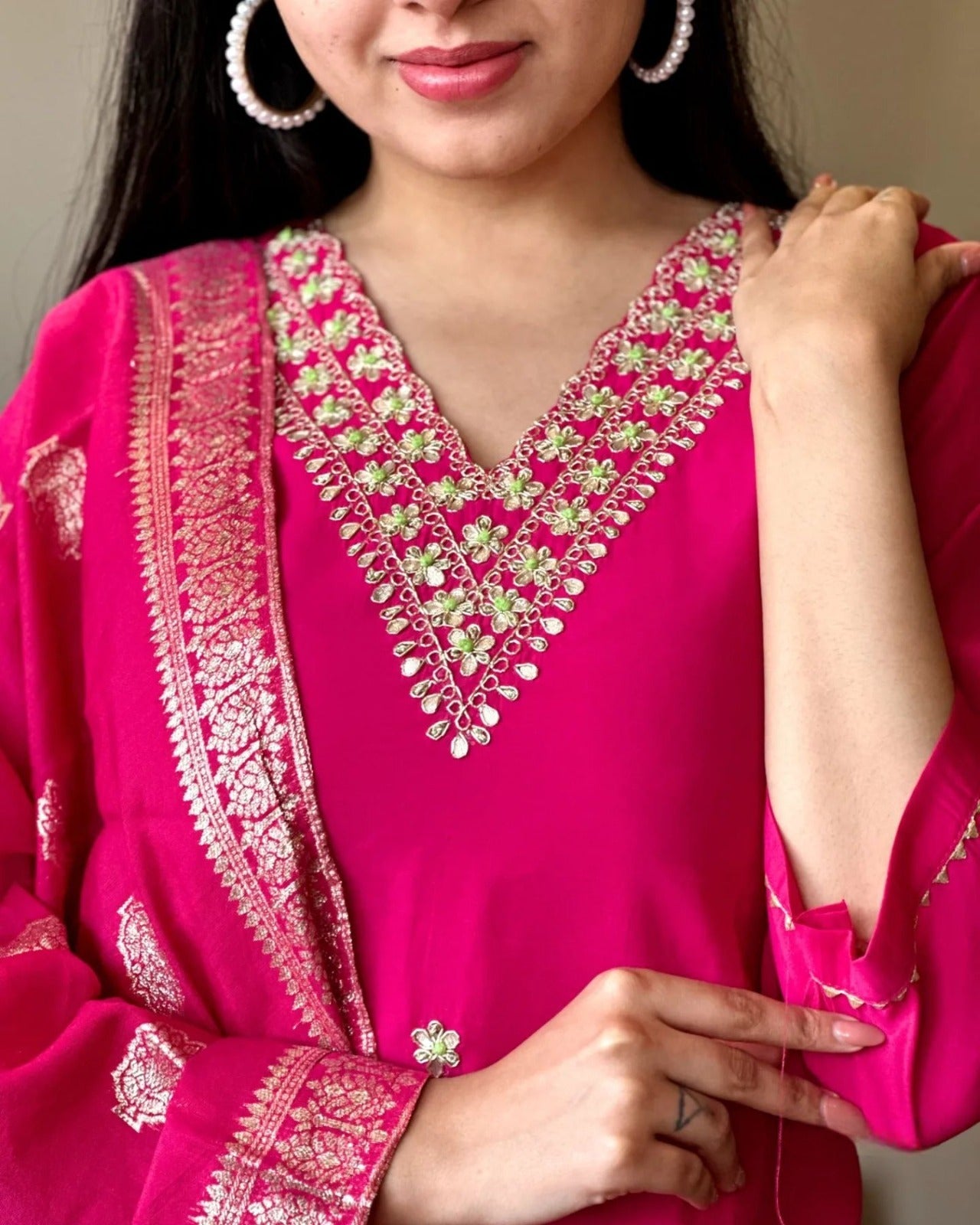 Radiate elegance in this lilac kurti set, adorned with intricate mirror work and delicate embroidery. Paired with a beautifully woven dupatta