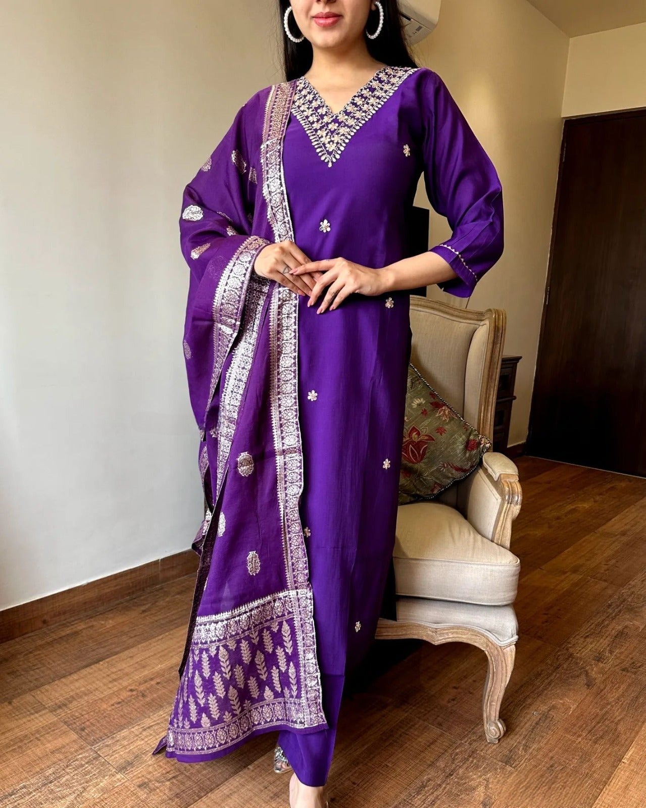 Radiate elegance in this lilac kurti set, adorned with intricate mirror work and delicate embroidery. Paired with a beautifully woven dupatta