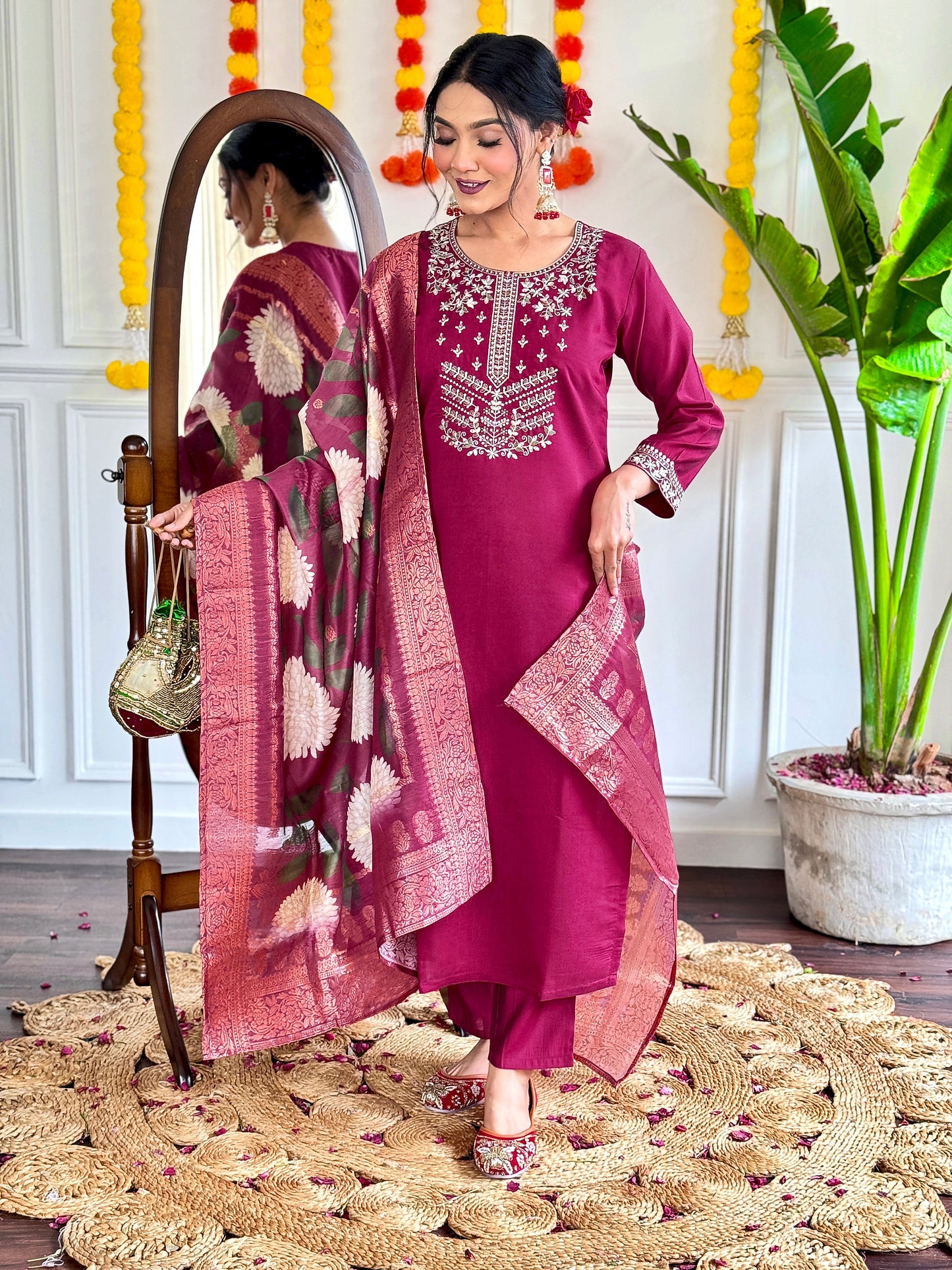 Elegant and timeless, this maroon embroidered kurti set is a perfect blend of tradition and modern stylE