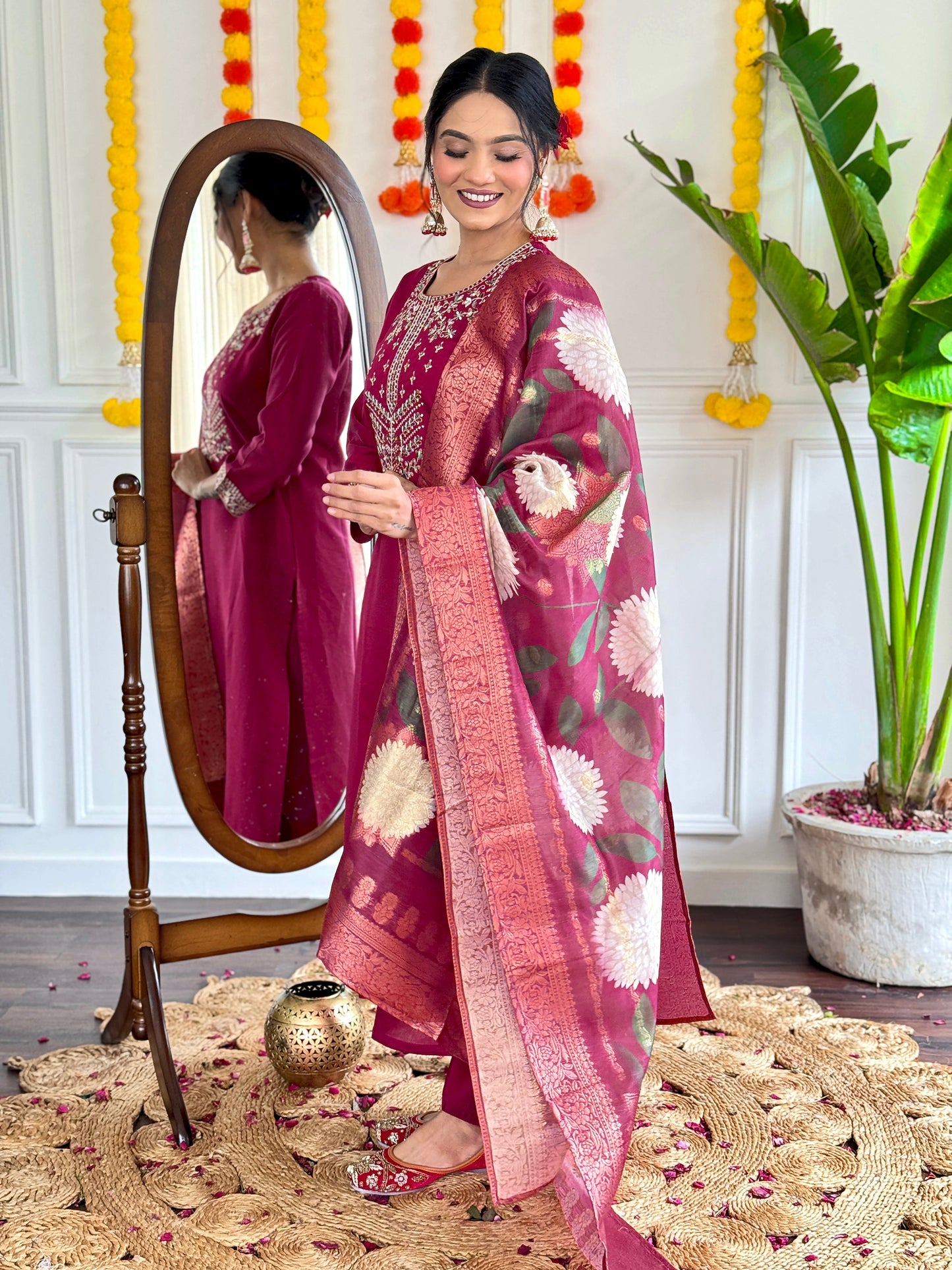 Elegant and timeless, this maroon embroidered kurti set is a perfect blend of tradition and modern stylE