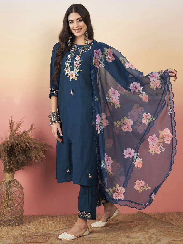 .Our Exclusive Collection is here, to add a touch of tradition to your wardrobe SWRD302