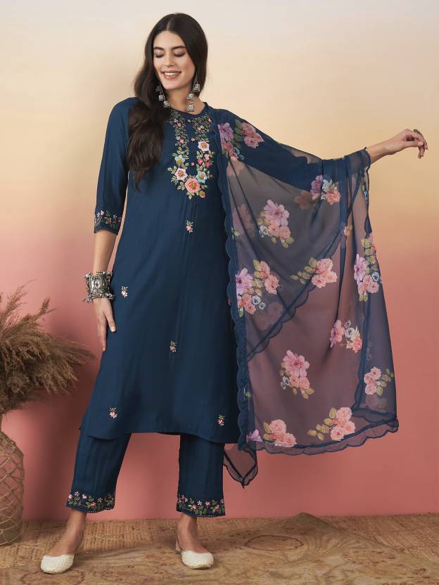 .Our Exclusive Collection is here, to add a touch of tradition to your wardrobe SWRD302