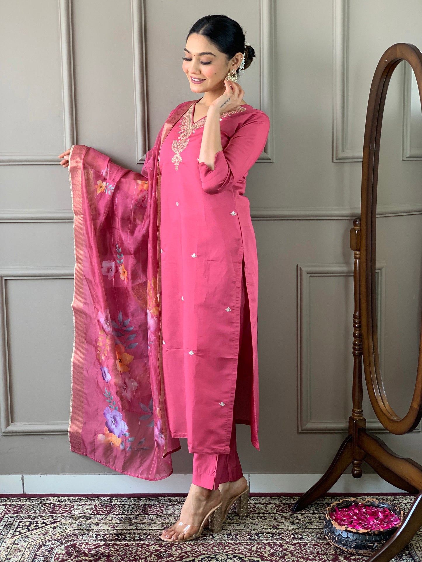Elevate your style with this graceful pink kurti set, featuring delicate embroidery and a stunning floral dupatta. The soft fabric and elegant design make it perfect for festive gatherings or casual elegance