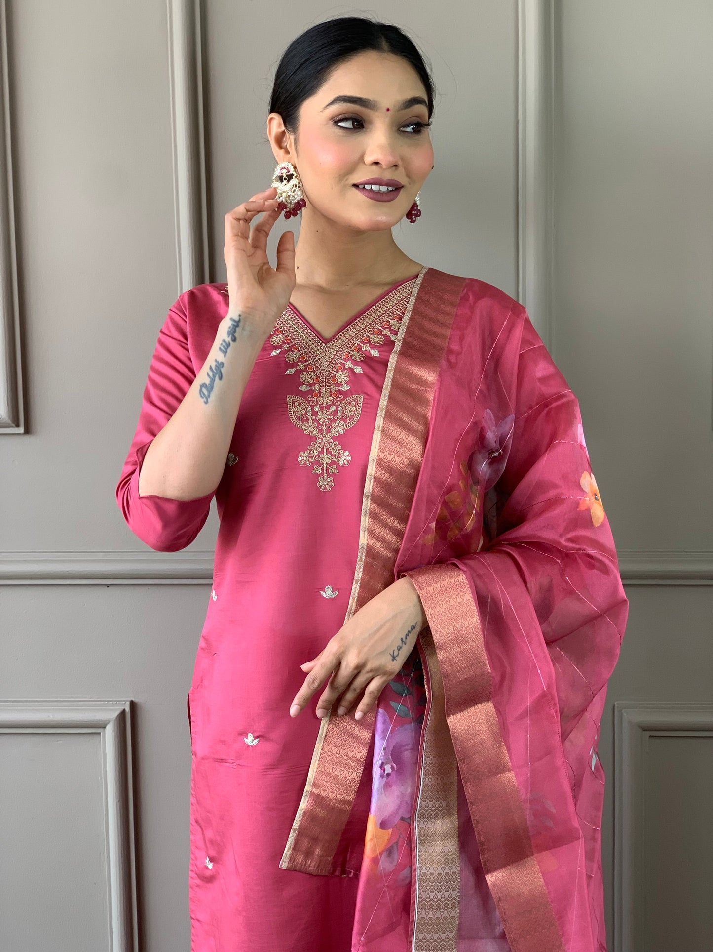 Elevate your style with this graceful pink kurti set, featuring delicate embroidery and a stunning floral dupatta. The soft fabric and elegant design make it perfect for festive gatherings or casual elegance
